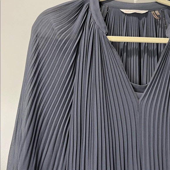 Pleated 2 piece Blouse with cami Soft Surroundings Taupe - Picture 3 of 9